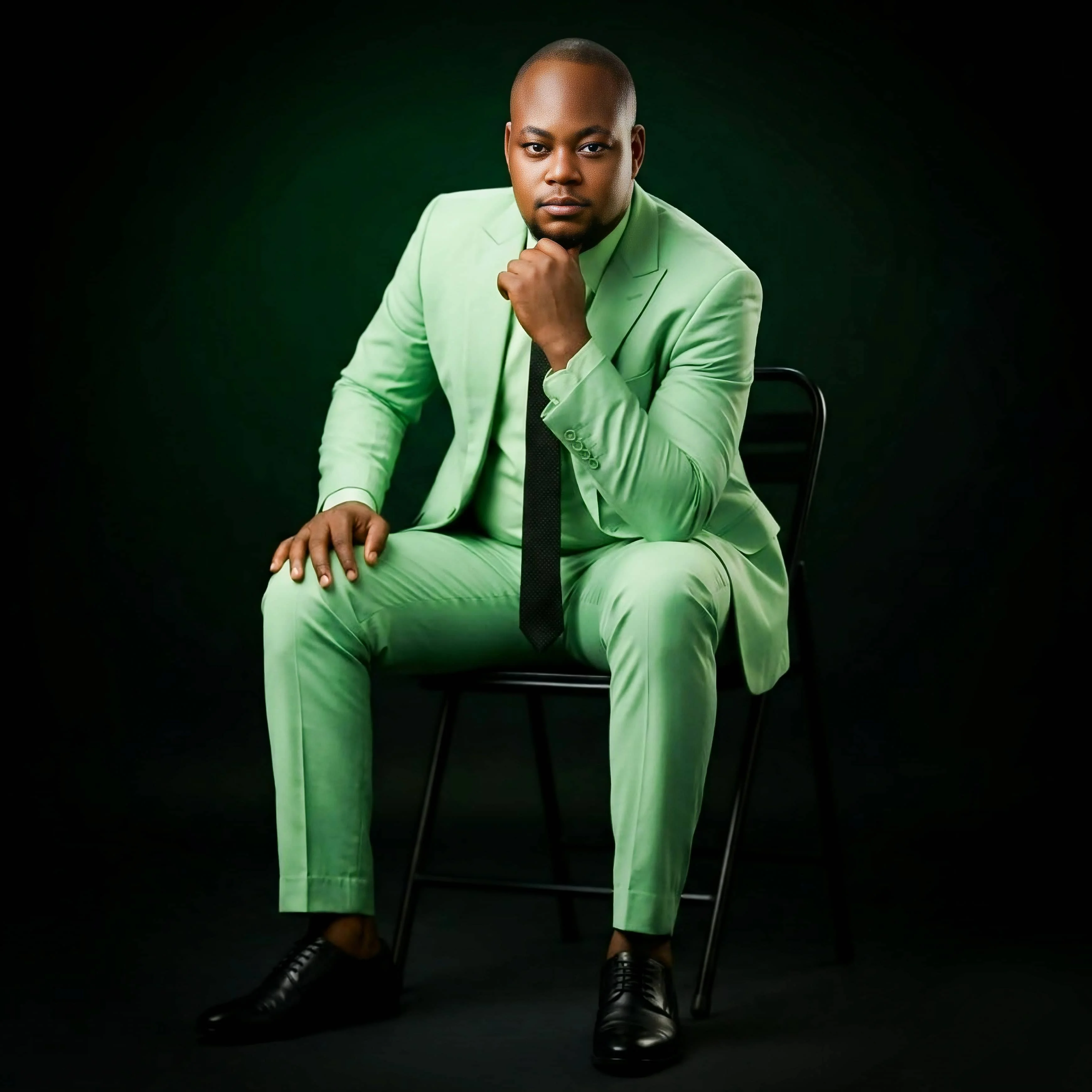 Apaloo working in a modern studio